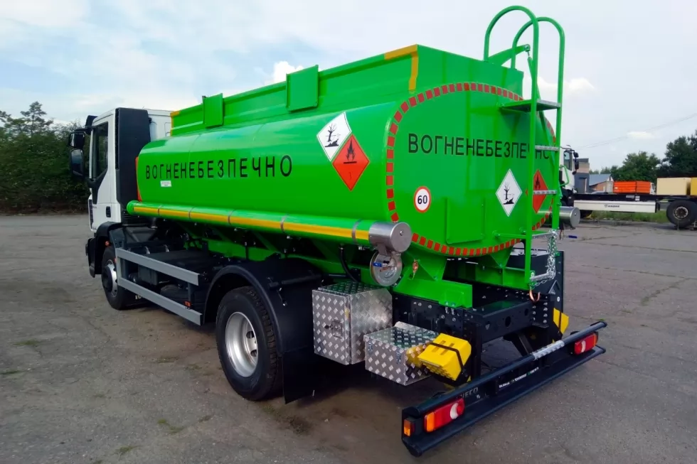 Шасси IVECO Eurocargo ML140E22P впервые использовано для монтажа цистерны 8 м<sup loading=