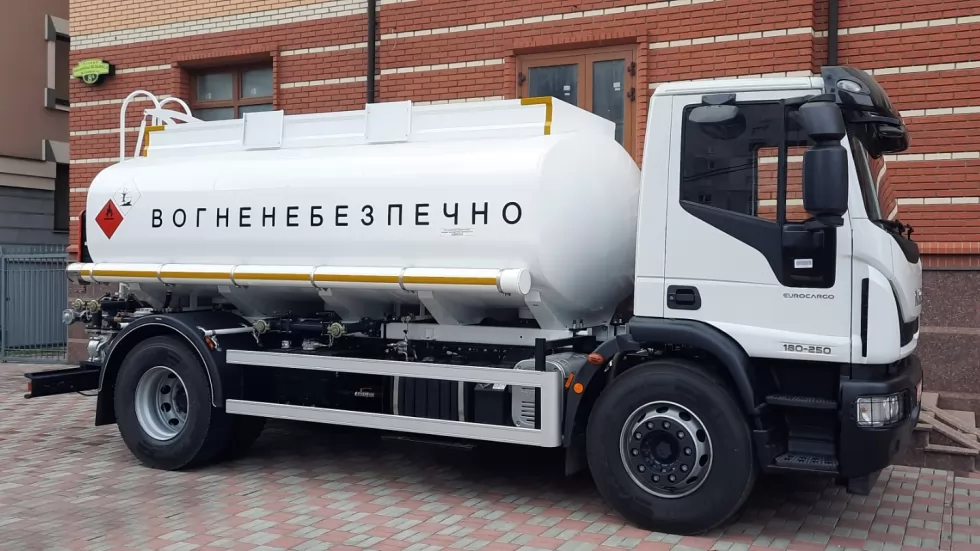 Новый топливозаправщик 11 м <sup loading=