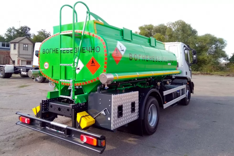 Шасси IVECO Eurocargo ML140E22P впервые использовано для монтажа цистерны 8 м<sup loading=