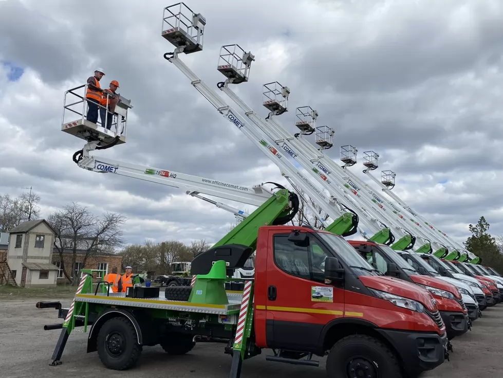 Харьковские энергетики получили очередную партию автовышек на полноприводном шасси, фото 26