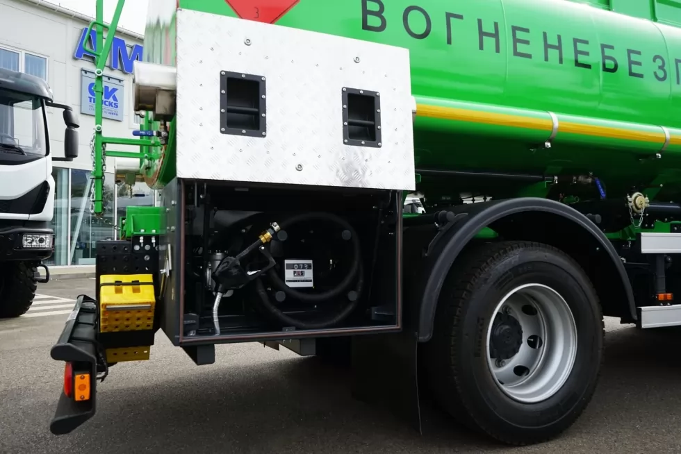 Шасси IVECO Eurocargo ML140E22P впервые использовано для монтажа цистерны 8 м<sup loading=