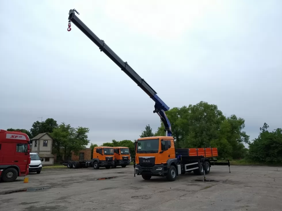 ГК АВТОСТРАДА - владелец шести бортовых платформ с КМУ PM 47.5 на базе MAN TGS 33.440, фото 2