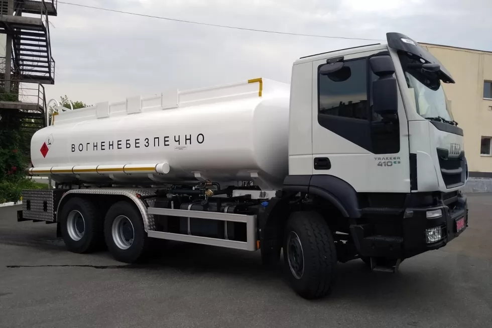 бензовози 15 кубометрів