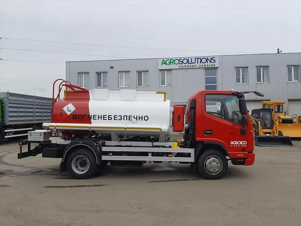 Славдорстрой приобрел еще один автотопливозаправщик 5 м <sup loading=