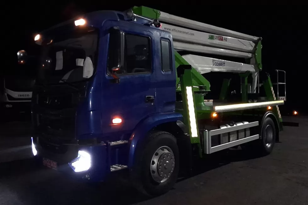 В Украине впервые собрана автовышка Comet с рабочей высотой до 31 м, фото 2
