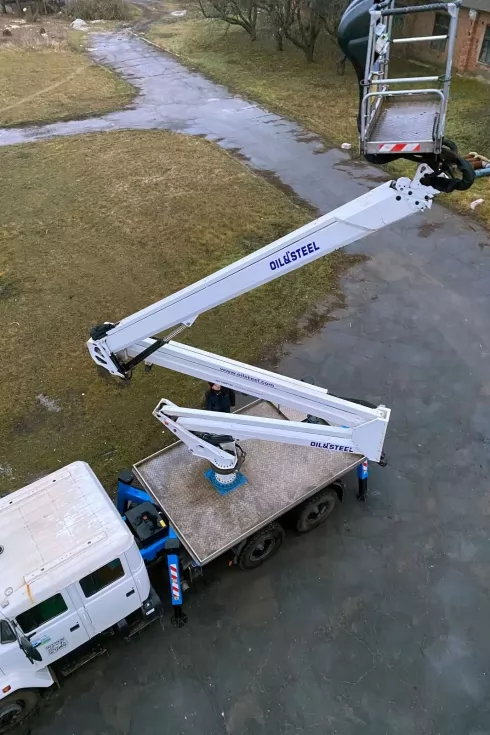 Отремонтирован итальянский автогидроподъемник Oil & Steel Snake 2815 на базе КрАЗ-65053, фото 6