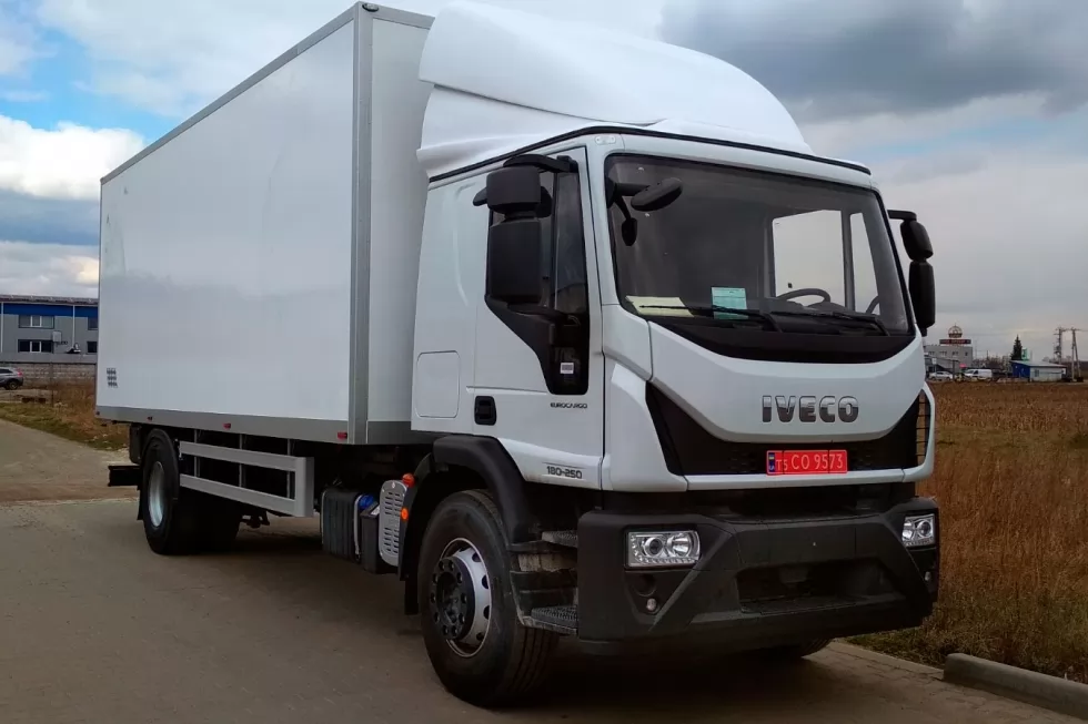 iveco eurocargo фургон
