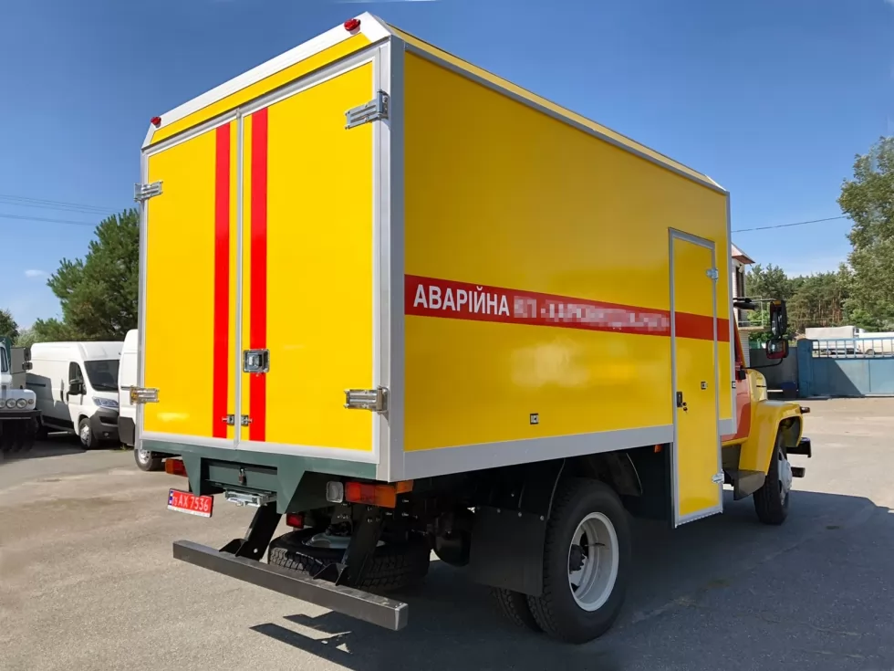 Украинские коммунальщики получили 10 новых аварийно-ремонтных автомобилей от Техкомплект, фото 2