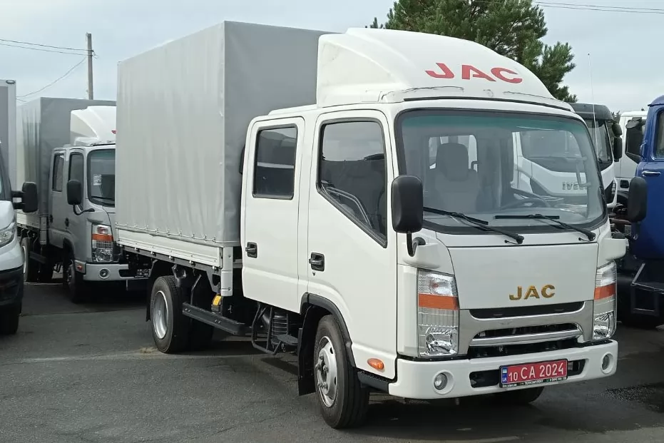Изготовлено 7 бортовых платформ на базе JAC N56, фото 4