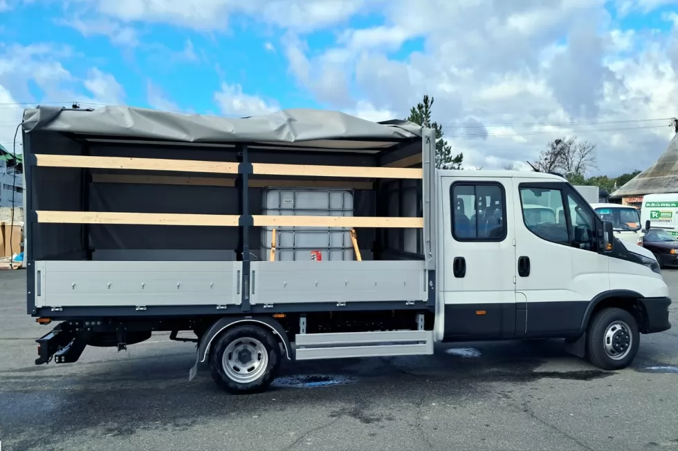 Изготовлена бортовая платформа на базе IVECO Daily с оригинальным тентом, фото 3