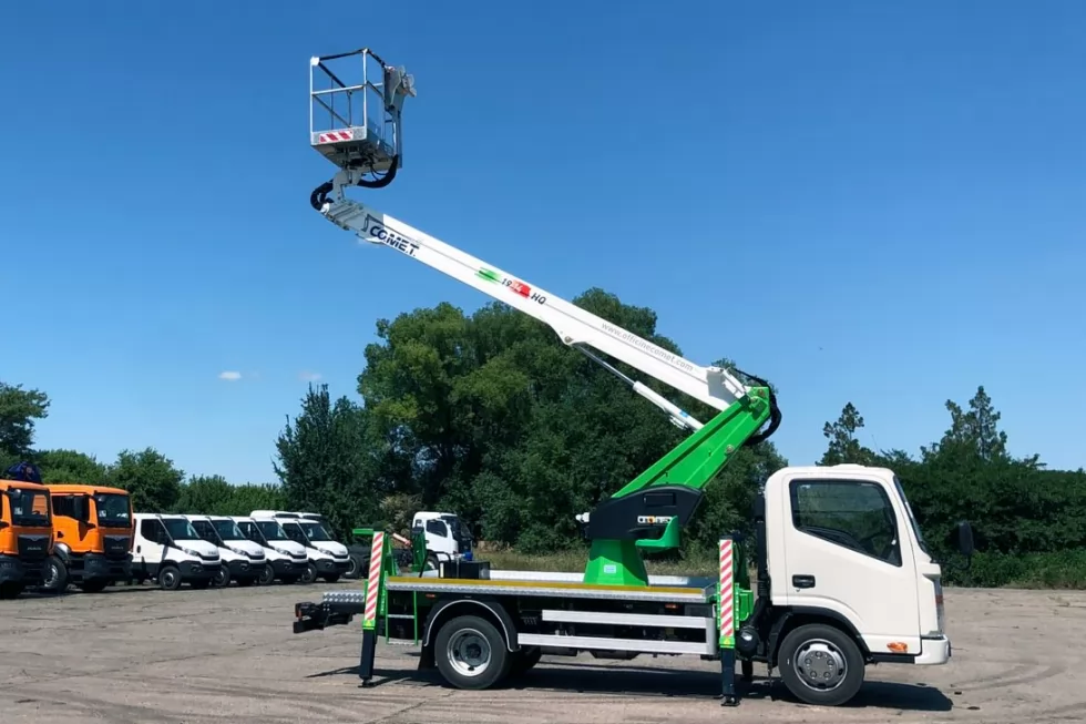 На Заводе спецтехники Техкомплект впервые использовали шасси JAC для монтажа автовышки Comet, фото 14