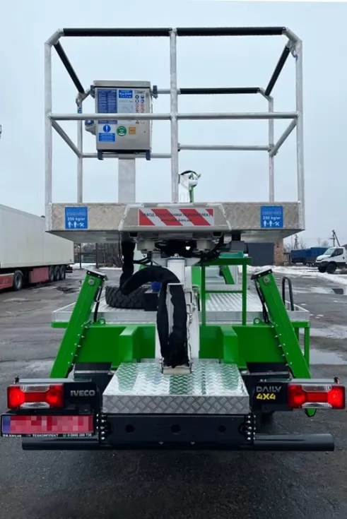 Для черниговских энергетиков на базе IVECO Daily 55S18H 4х4 собраны 2 автовышки Comet 19 | 2 | 14 HQ, фото 7