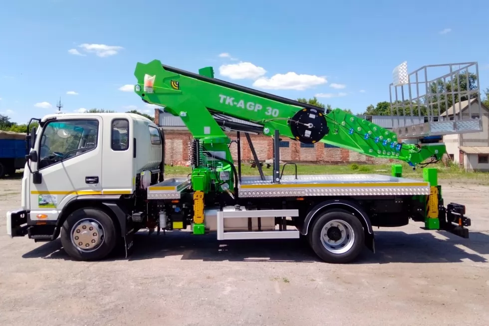 Изготовлена новая 30-метровая автовышка на JAC N120, фото 5