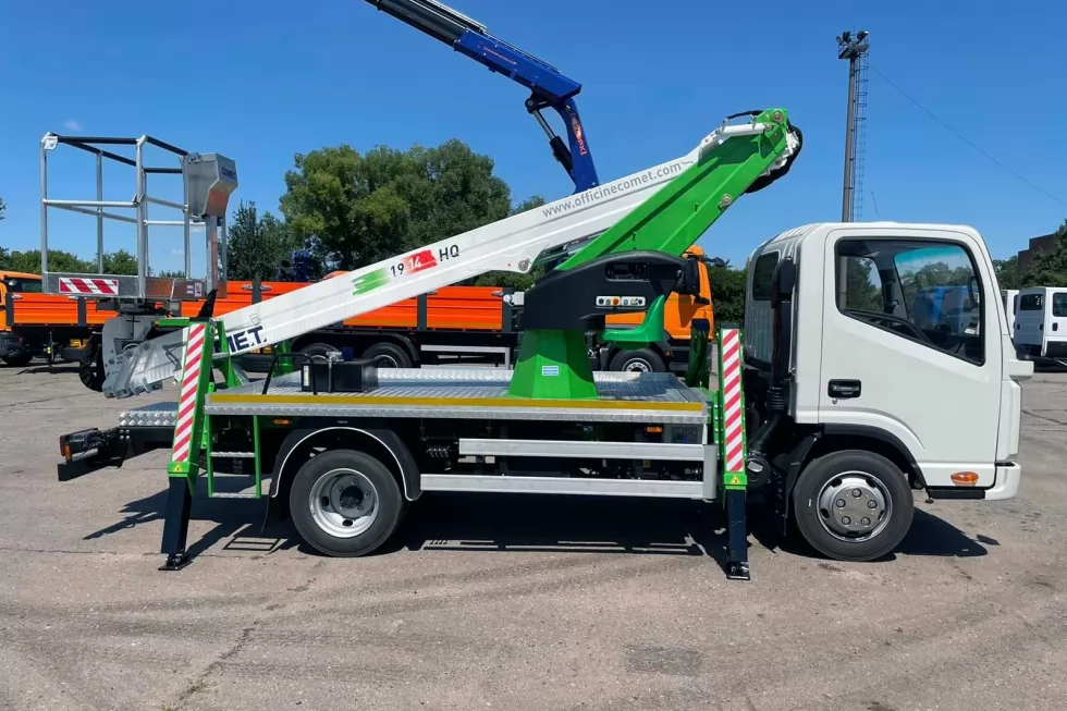 На Заводе спецтехники Техкомплект впервые использовали шасси JAC для монтажа автовышки Comet, фото 13