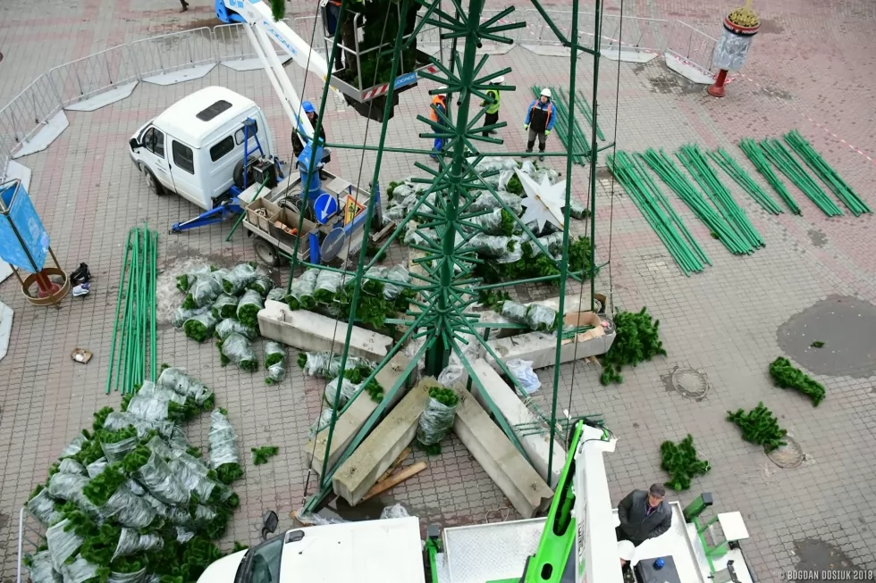 Украинские города готовятся к новогодним праздникам с помощью спецтехники Техкомплект, фото 6