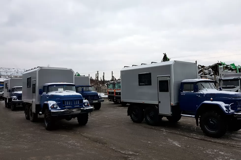 Пять автомобилей ЗИЛ-131 с большим пробегом обзавелись новыми вахтовыми фургонами, фото 8