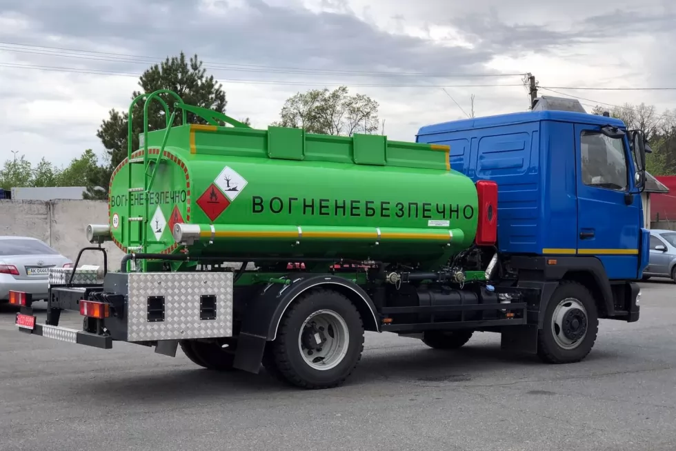 На Винничину отправился работать очередной новый автотопливозаправщик МАЗ 5,5 м <sup loading=