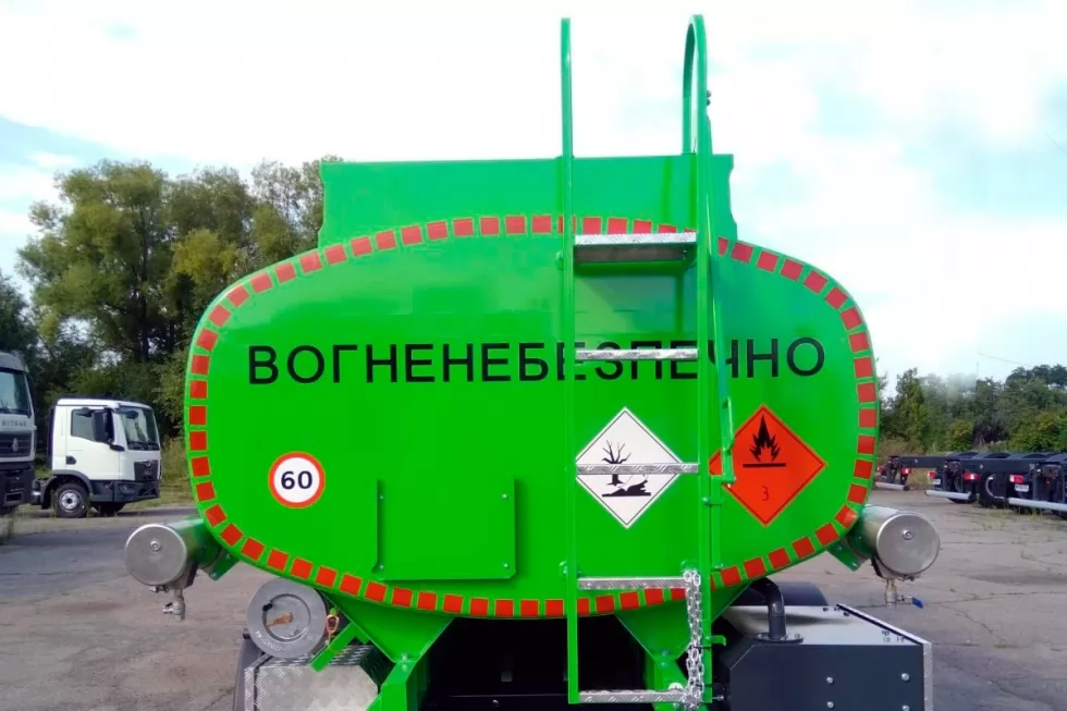 Шасси IVECO Eurocargo ML140E22P впервые использовано для монтажа цистерны 8 м<sup loading=