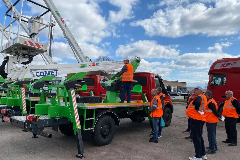 Харьковские энергетики получили очередную партию автовышек на полноприводном шасси, фото 20