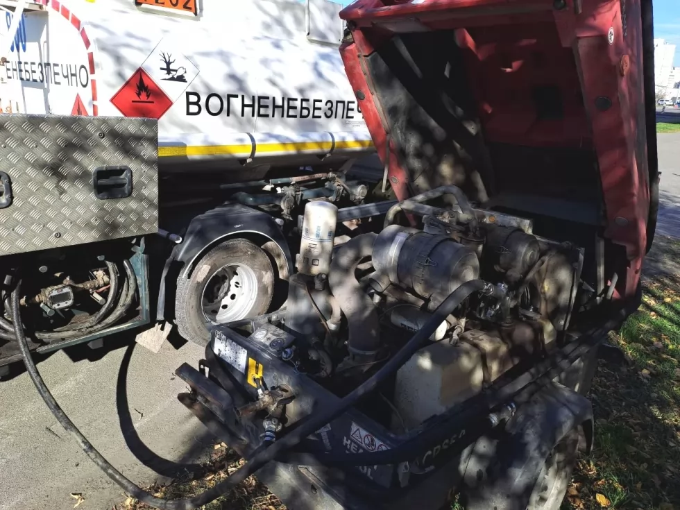 В ремонте столичных дорог активно применяют автотопливозаправщики от Техкомплект, фото 4