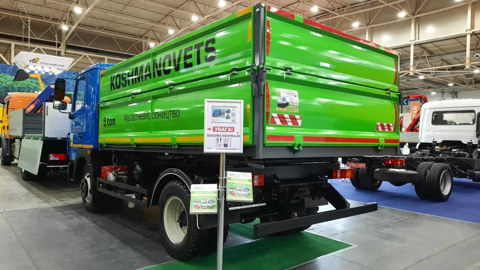 Продаж комунальної спецтехніки - особливості використання фірмових самоскидів Техкомплект