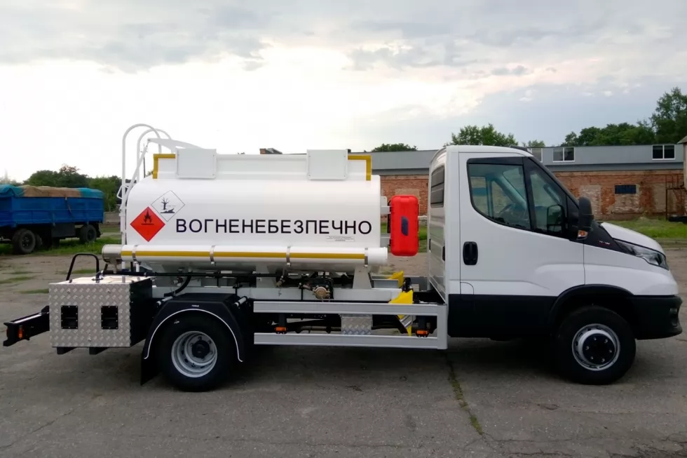 Готовятся к отгрузке два автотопозаправщика APZ-4.0 на IVECO Daily 70c16, фото 9