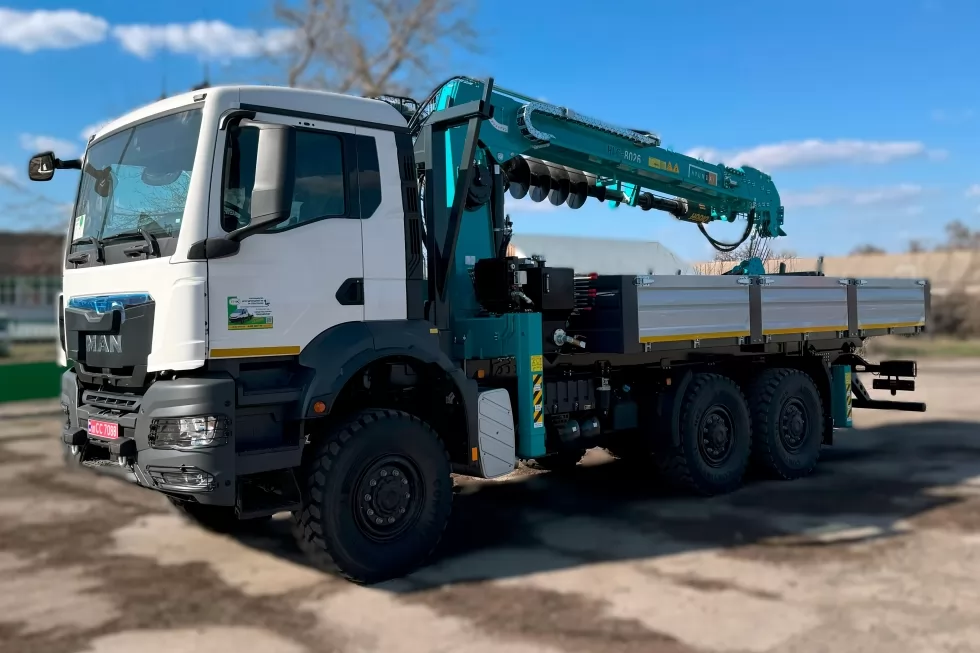 АГП на шасі корейські