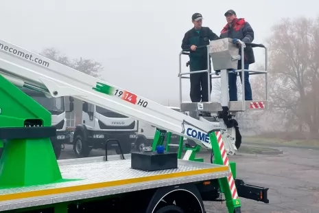 Для восстановления деоккупированной Харьковщины изготовлена самая популярная модель автовышки