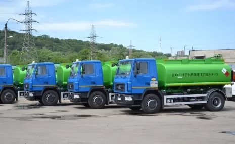 Очередная партия топливозаправщиков отправляется к своему покупателю