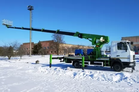 Столичный вуз приобрел южнокорейский автогидроподъемник SKYMAN DS300 на базе МАЗ-4371