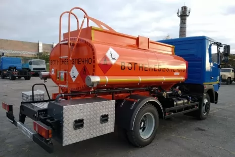 Сделан очередной автотопливозаправщик на базе МАЗ - новые цветовые сочетания