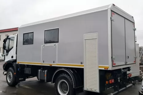 На восстановление восточных регионов отправилась очередная партия специализированных автомобилей