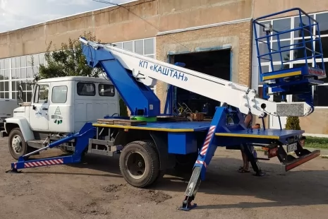 Для коммунальщиков Пирятина сделали капремонт автогидроподъемника ВИПО-18 на ГАЗ-3309