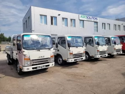 Отгружена партия бортовых грузовых автомобилей JAC N56DC