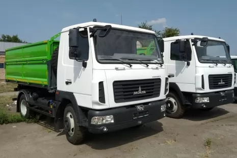 Два самосвала отправятся работать в Харьковскую область