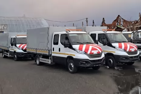 Изготовлена очередная партия бортовых автомобилей IVECO Daily с 7-местной кабиной