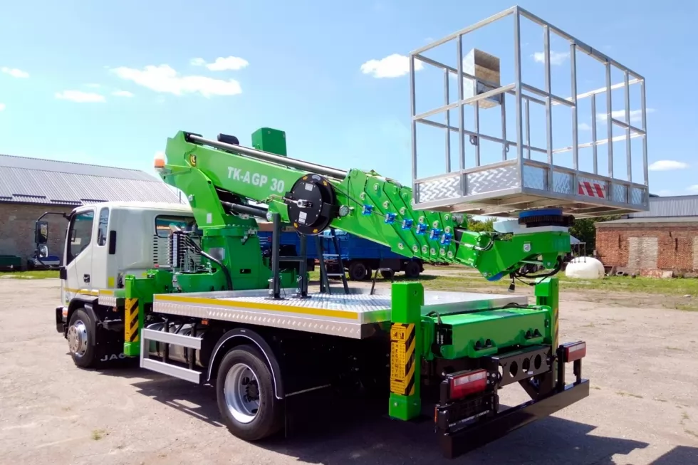 Виготовлено нову 30-метрову автовишку на JAC N120, фото 8