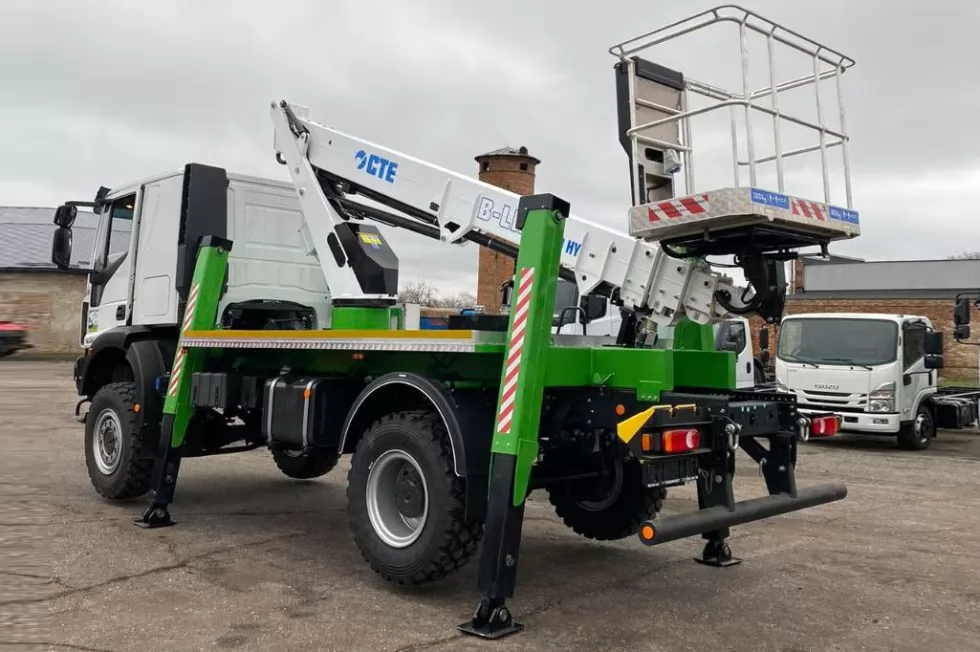Виготовлено три 22-метрові італійські автовишки на повнопривідному шасі IVECO Eurocargo, фото 6