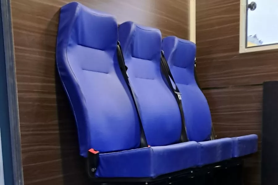 Для відновлення Донеччини зроблено 2 нових аварійно-ремонтних автомобіля, фото 1