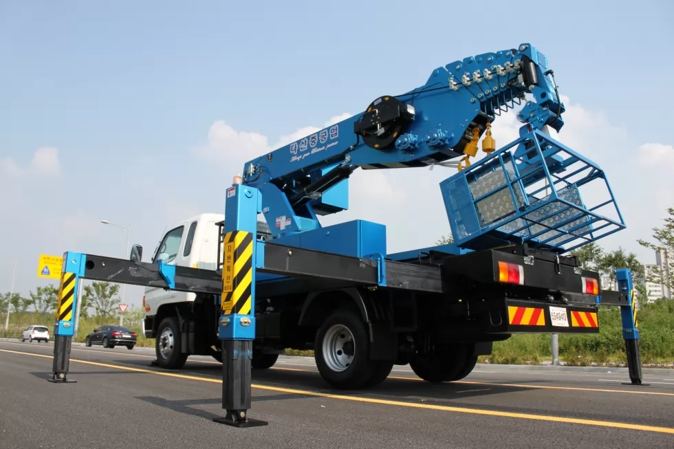 Автогідропідйомники DASAN в Україні - збирання та монтаж на шасі роблять на виробництві Техкомплект, фото 22