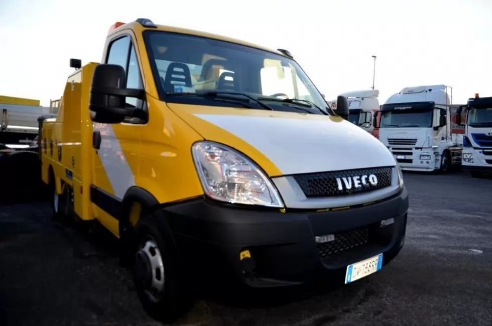 В Україні продаватимуться італійські евакуатори BOTTI, фото 1