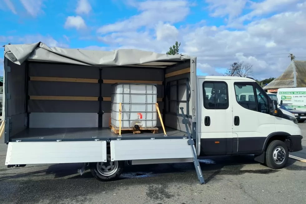 Виготовлено бортову платформу на базі IVECO Daily з оригінальним тентом, фото 5