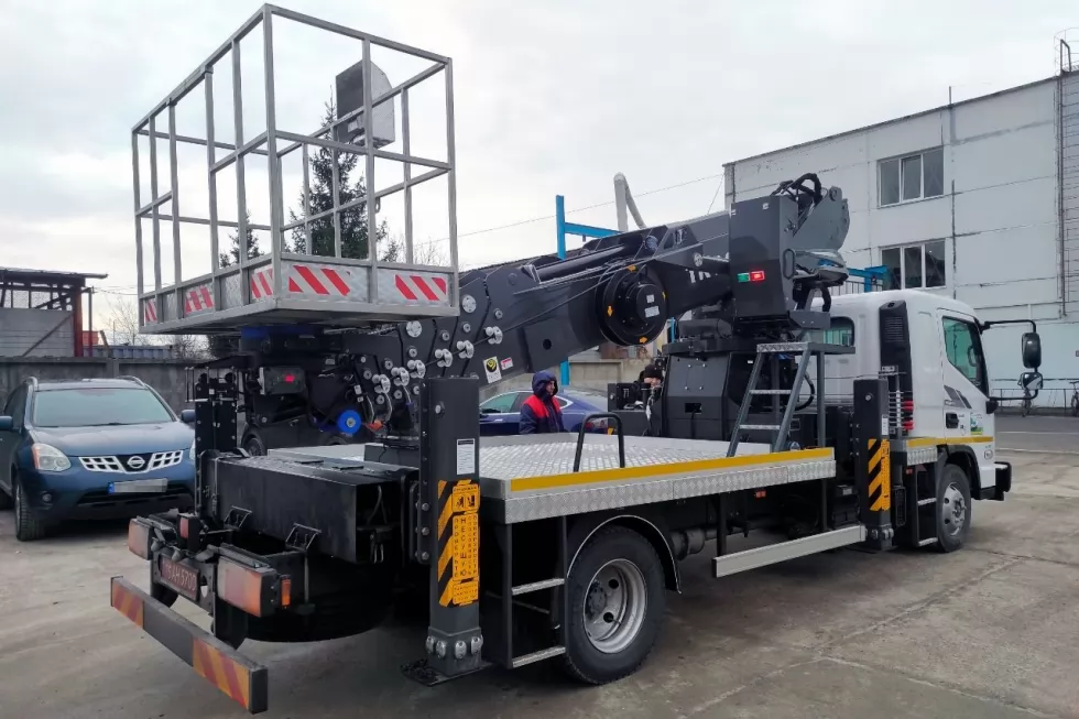 На Хмельницькій АЕС працюватиме потужна південнокорейська автовишка, фото 4