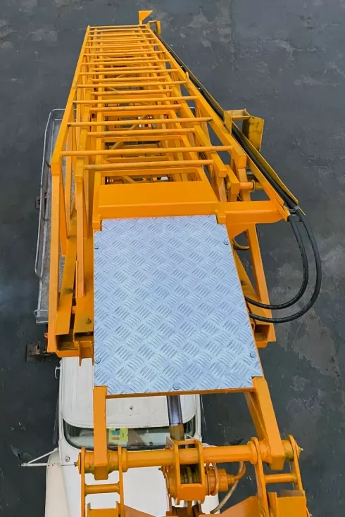 У сервісному центрі Техкомплект відремонтували 17-метрову автовежу, фото 3