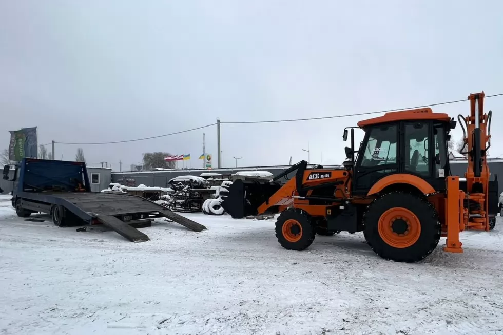 Комунальникам Донеччини відвантажено екскаватор-навантажувач ACE AX124, фото 6