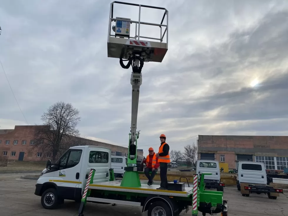Автовишка: які бувають види, характеристики та висота підйому спецтехніки
