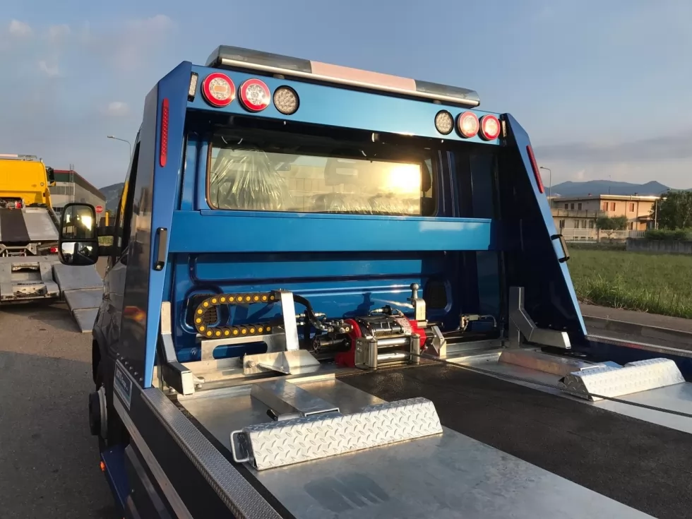 В Україні продаватимуться італійські евакуатори BOTTI, фото 45