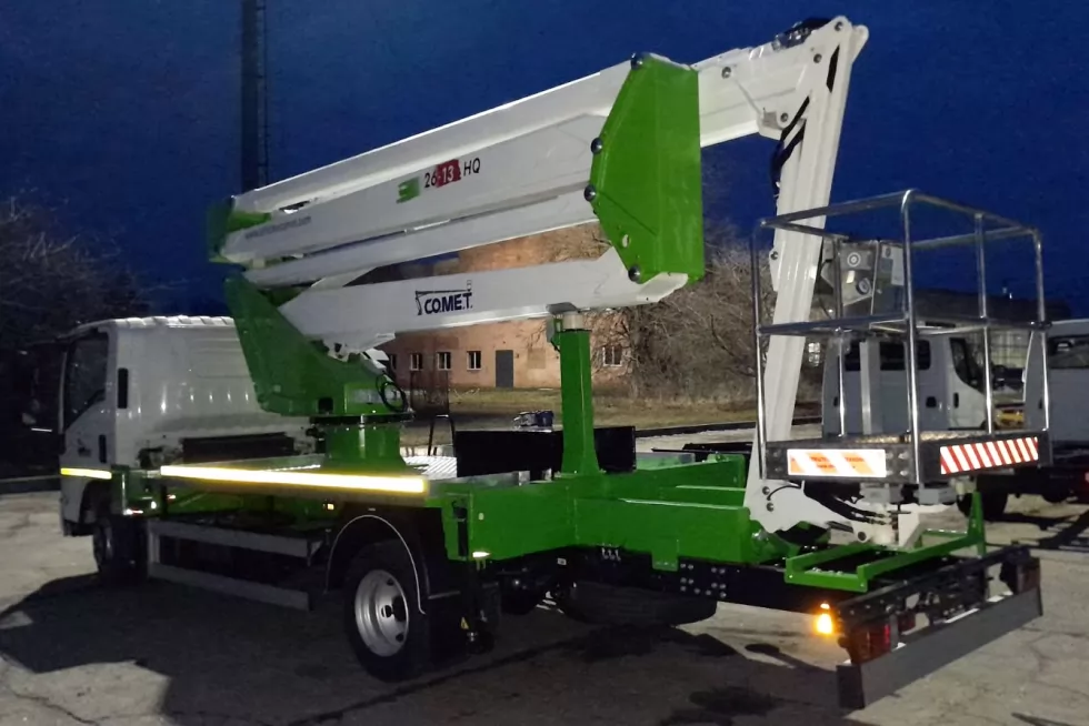 Виготовили автовишку з гуськом на базі ISUZU NQR 90, фото 1