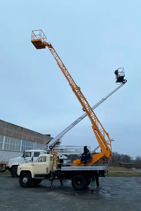 У сервісному центрі Техкомплект відремонтували 17-метрову автовежу, фото 13