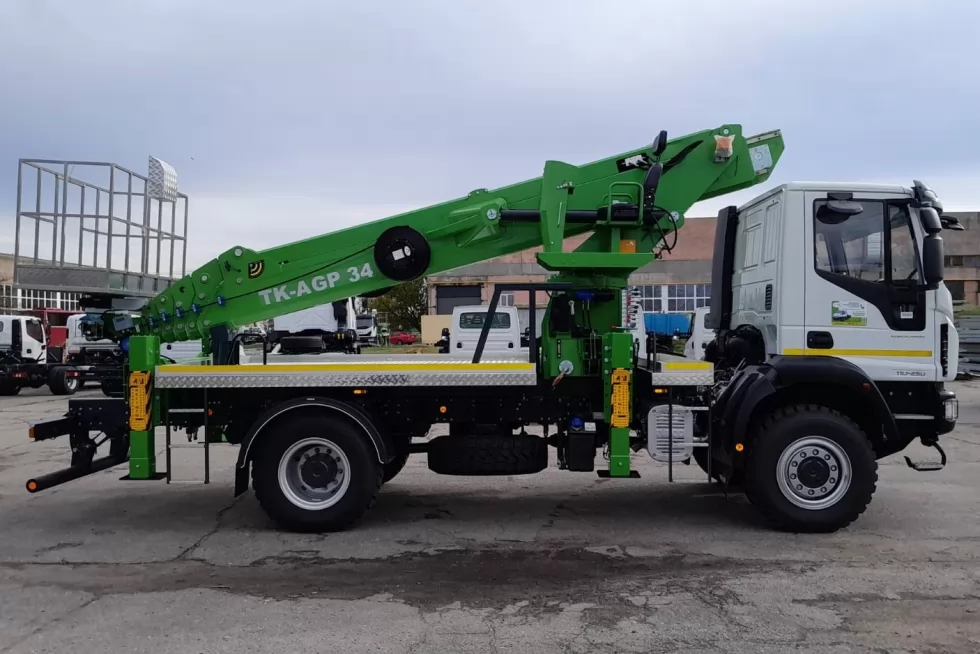 Енергетики з Сумиобленерго користуватимуться автовишкою 34 м на базі IVECO Eurocargo, фото 1